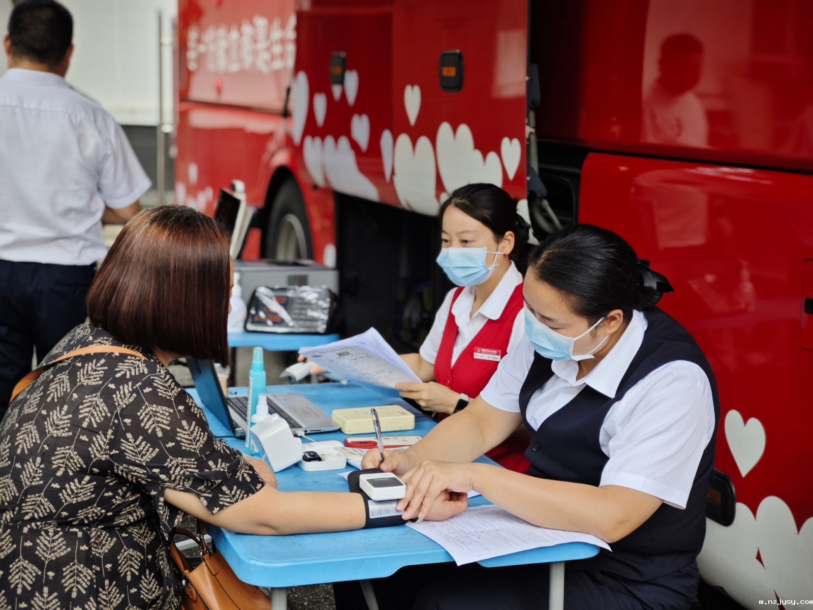 1757661082102088563.jpg 献血2.jpg